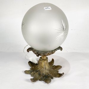 Lote anterior: Lámpara de Mesa Bronce y Globo Esmerilado Tallado