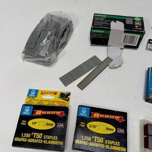 Lote de Grampas y Clavos para Grapadora - imagen 2