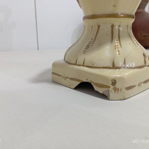 Lote de 6 piezas: Jarrón de cerámica, lámpara a kerosene, adorno de calabaza, perchero y 2 apliques de madera - imagen 8