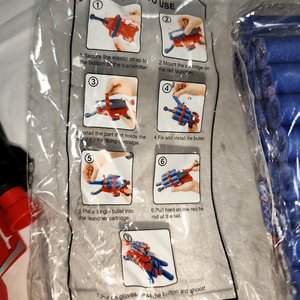 Lote de 2 Guantes Lanza Dardos de Spider-Man Nuevos en Blíster - imagen 4