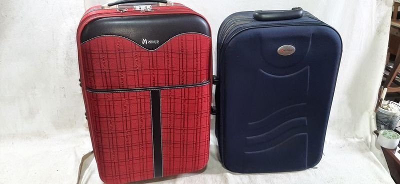 Valijas de Viaje Roja y Azul