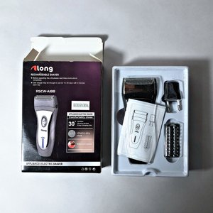 Lote: Afeitadora Eléctrica, Cámara Fujifilm, Cargadores, Billetera y Lentes con Aumento - imagen 6