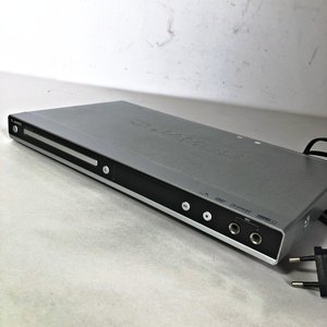 Aspiradora James 2000W Max con Accesorios y Reproductor DVD James con Control Remoto - imagen 3
