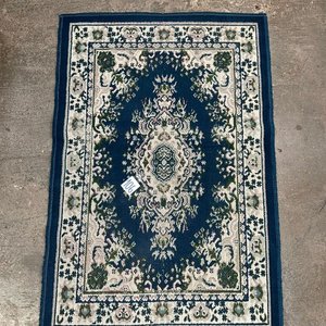 Lote siguiente: Alfombra Verde Estampada 1.20 x 0.80