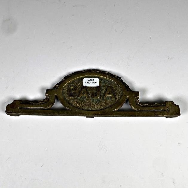 Cartel de Bronce "Caja" Antiguo con Inscripción