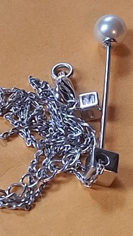 Cadena de plata con dije - imagen 2