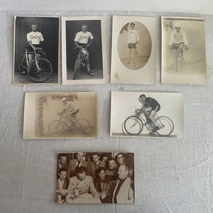 Lote anterior: Lote de 7 Postales Antiguas de Ciclistas