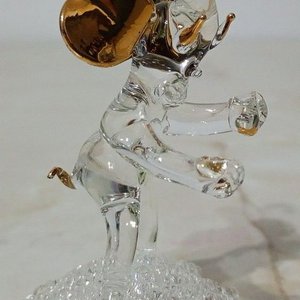Figura Elefante de Cristal Transparente con Detalles en Oro Líquido - imagen 4