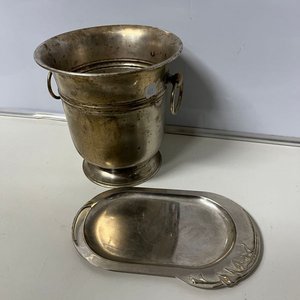Champagnera y Bandeja Metálica con Mortero de Mármol Blanco - imagen 2