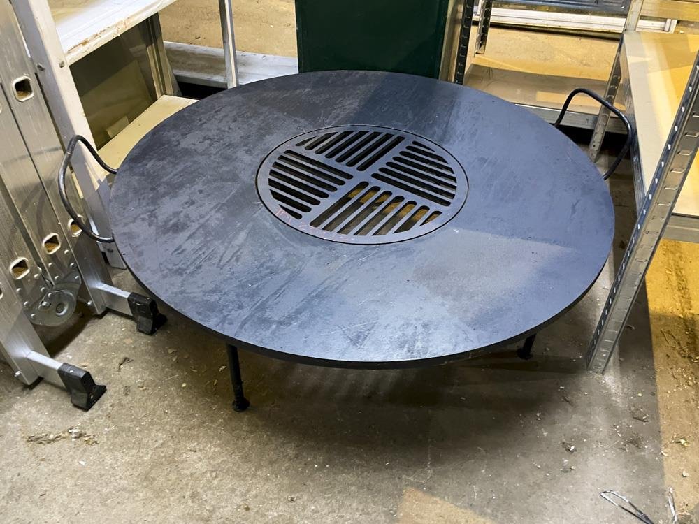 Plancha Metálica Negra Redonda para Parrillero Exterior