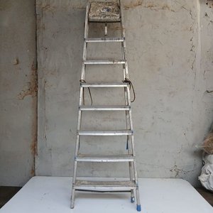 Escalera Tijera de Aluminio con 8 Escalones y 2.05m de Altura - imagen 2