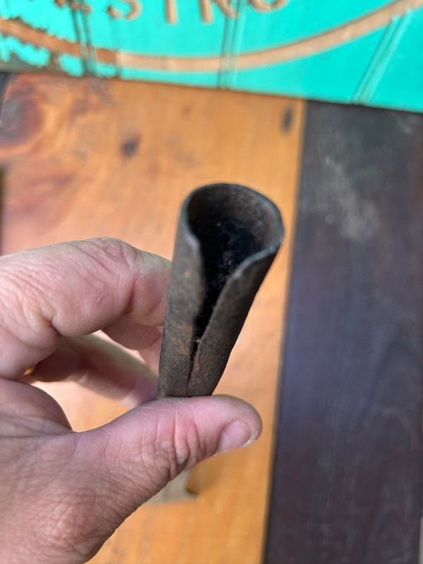Rasqueta limpia llantas para carretas antiguas - imagen 2