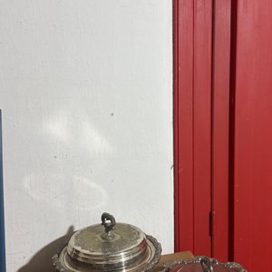 Lote siguiente: Juego de Mantecas Plateadas con Tapa y Patas