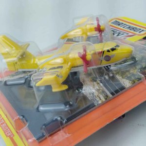 Avión Matchbox Twin Engine Blaze Buster Nuevo en Blíster - imagen 3