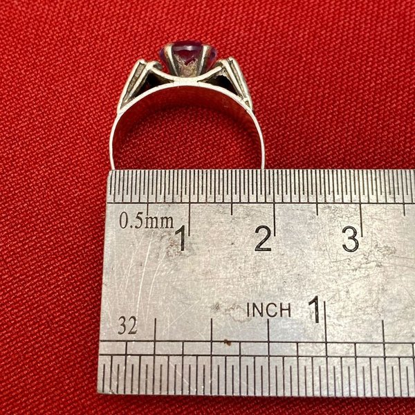 Anillo de plata con piedra central color violeta - imagen 8