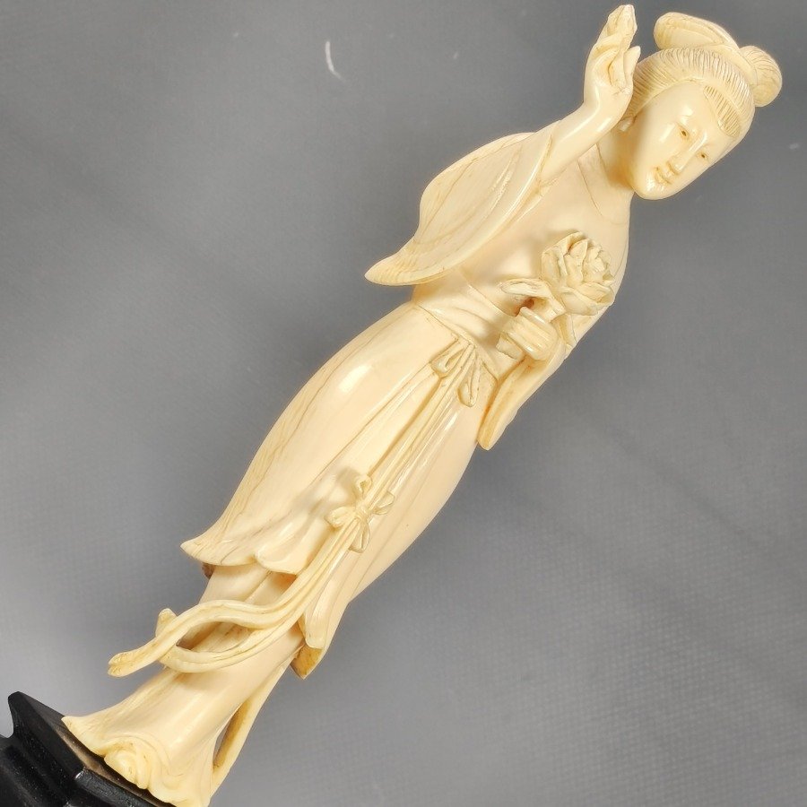 Figurina de Geisha en Madera con Marfil - imagen 6