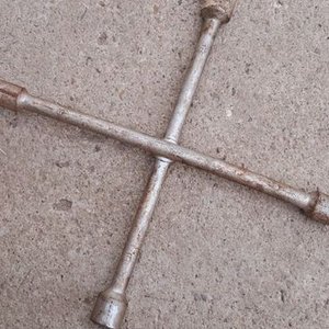 Lote anterior: Llave Cruz para Ruedas de Auto