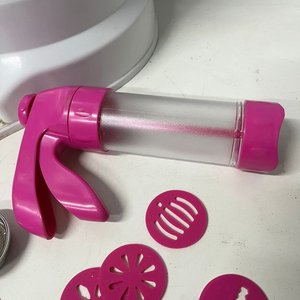 Dispensador de Agua y Pistola Decoradora de Tortas - imagen 3