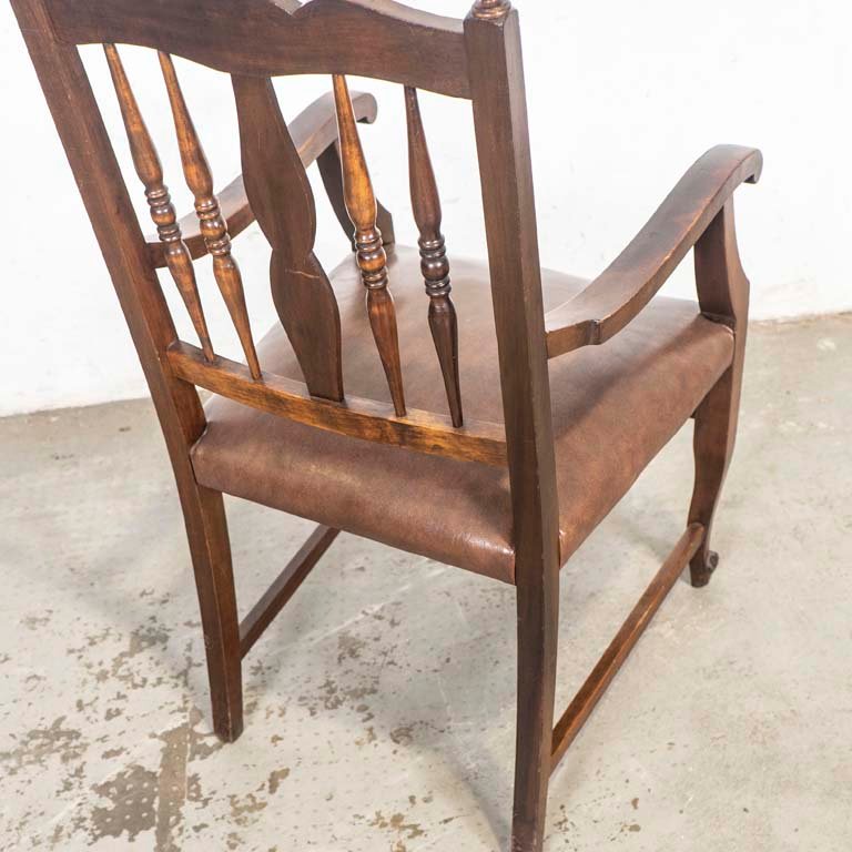 Sillón de madera estilo provenzal con asiento tapizado - imagen 3