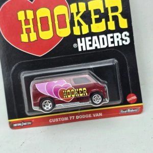 Hot Wheels Premium Custom '77 Dodge Van Hooker Headers - imagen 2