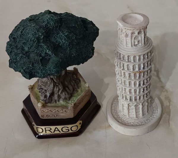 Dos adornos decorativos: Torre de Pisa y El Drago - imagen 2