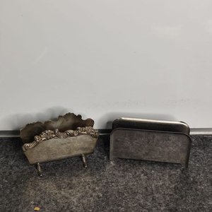 Dos Servilleteros: Uno de Acero Inoxidable Bracafe y Otro Antiguo Baño de Plata - imagen 1
