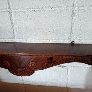 Repisa Antigua de Madera Maciza con Detalles Tallados - imagen 3