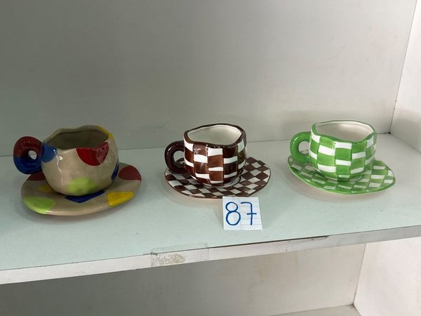 Set de 3 Tazas de Cerámica con sus Platillos