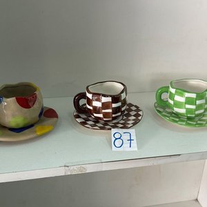Lote siguiente: Set de 3 Tazas de Cerámica con sus Platillos