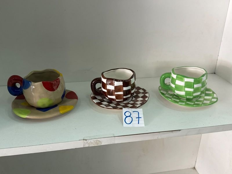 Set de 3 Tazas de Cerámica con sus Platillos