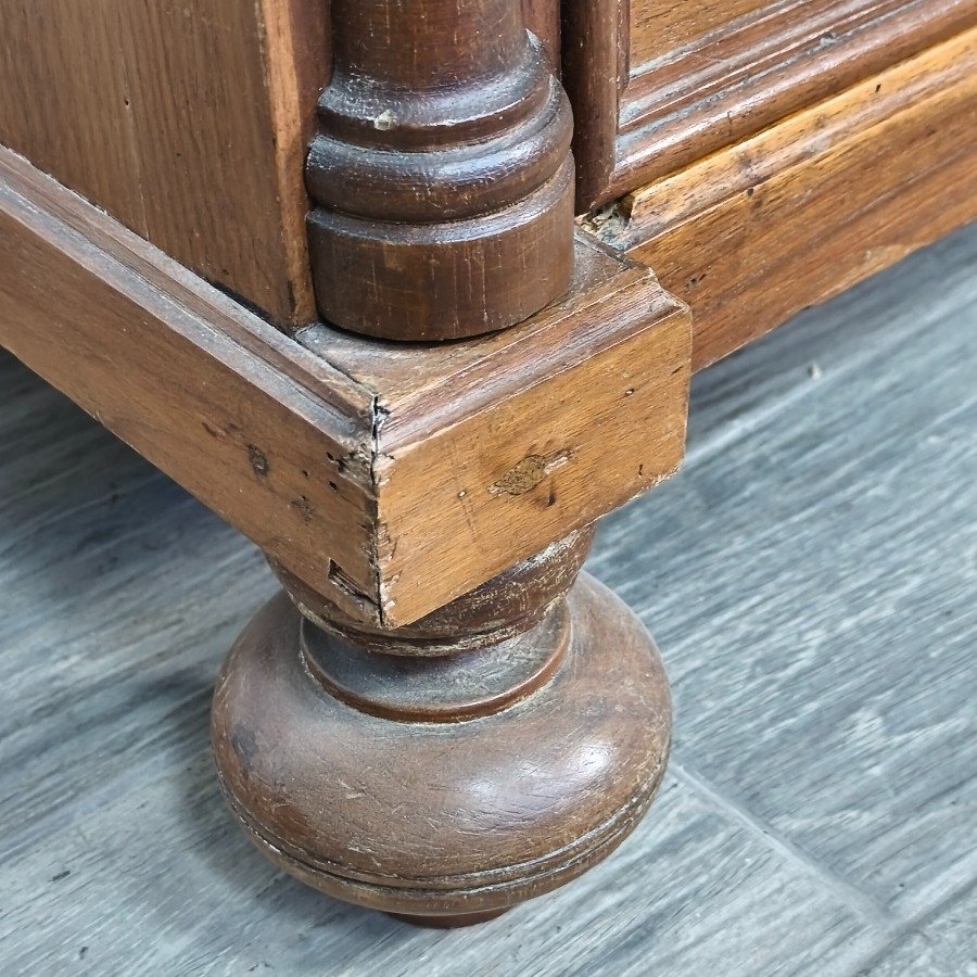Muebles de Madera con Tapas de Mármol y Decoración Orfebre - imagen 12