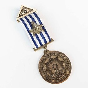 Lote anterior: Condecoración Masónica de Bronce "Logia Los Amigos de la Verdad" Florida