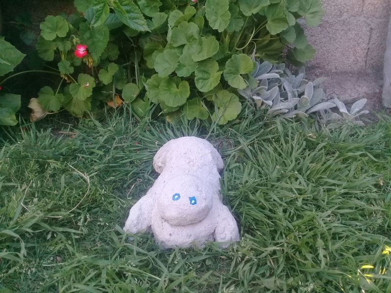Lote siguiente: Figura decorativa de jardín gato en concreto grande