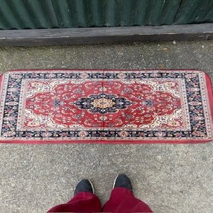 Lote siguiente: Alfombra Oriental Chica Roja y Negra