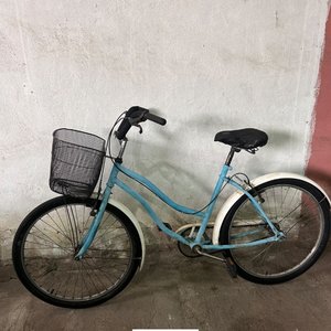 Bicicleta de Paseo para Dama Celeste con Canasto - imagen 2