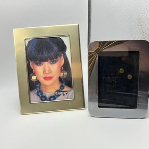 Lote de dos portarretratos vintage de escritorio - imagen 3