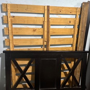 Lote siguiente: Respaldo de Cama Dos Plazas Negro Estilo Rústico