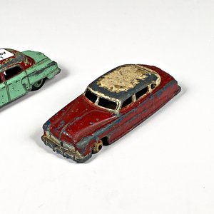 Dos autos de metal Dinky Toys ingleses: Hudson Sedan y Studebaker - imagen 3