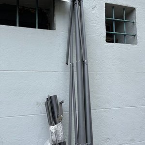 2 Sombrillones con Base y Armazón (uno con avería) - imagen 4