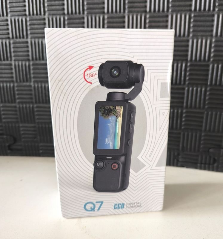 Cámara Digital Mini W80Q7 con Estabilizador y Accesorios