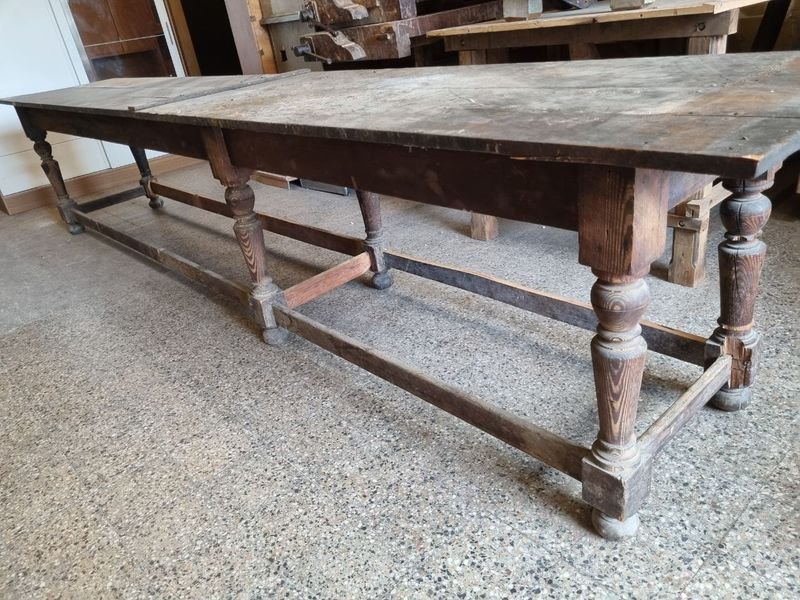 Lote anterior: Mesa de trabajo antigua con patas torneadas en pinotea