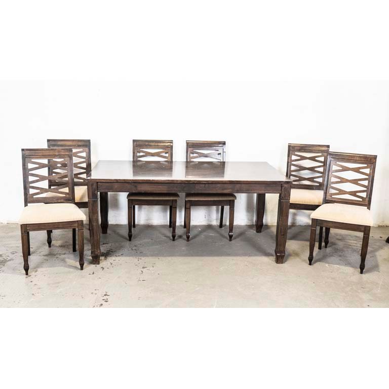 Lote siguiente: Mesa de comedor y sillas para seis personas
