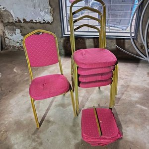 Lote de 5 Sillas Plegables Tapizadas Color Rosa - imagen 1
