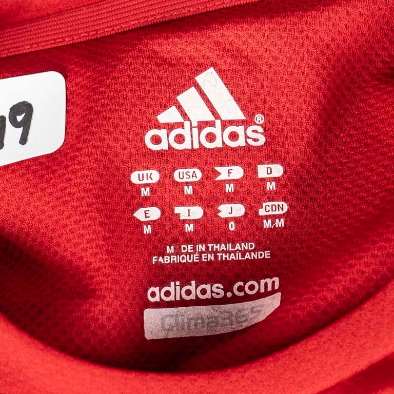 Camiseta de Universidad de Chile de utilería marca adidas N°11 de Santiago Silva segunda equipación - imagen 3