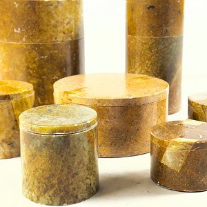 Set de 7 Potes Decorativos Circulares de Piedra con Tapa - imagen 3