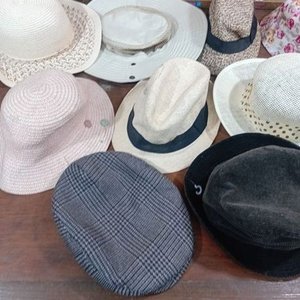 Lote de Sombreros, Capelinas y Gorras Variados - imagen 2