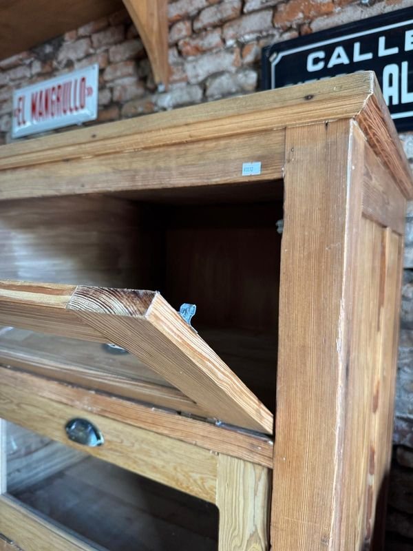 Alacena en Pinotea de 10 Gabinetes con Puertas Vidriadas - imagen 15