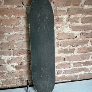 Patineta Sportrunner con Diseño Gráfico y Ruedas Azules - imagen 2