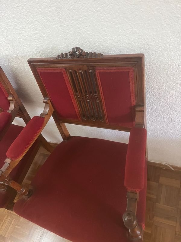 Pareja de sillas estilo renacentista - imagen 6