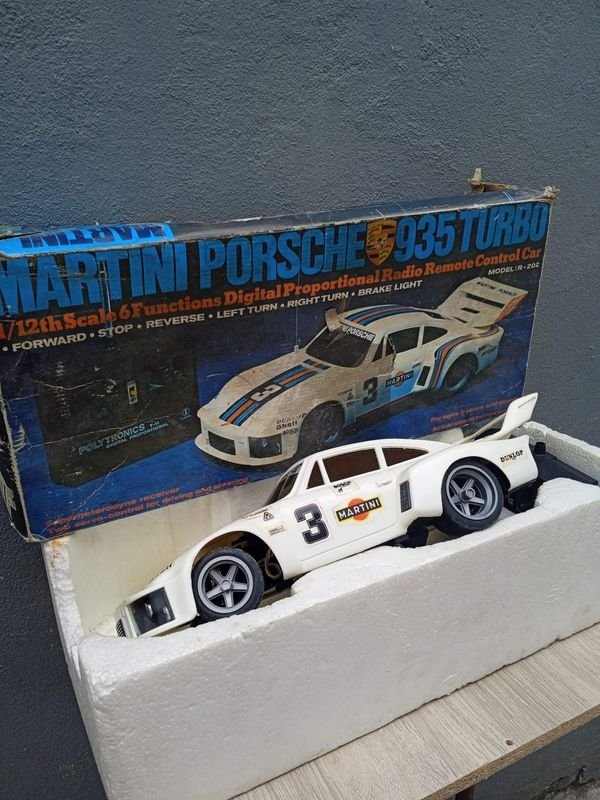 Martini Porsche 935 Turbo de Polytronics en escala 1/12